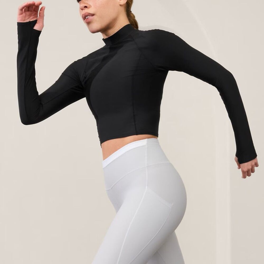 Interval Mock Neck Top | Athleta Size MEDIUM NWOT **thumb holes** Black